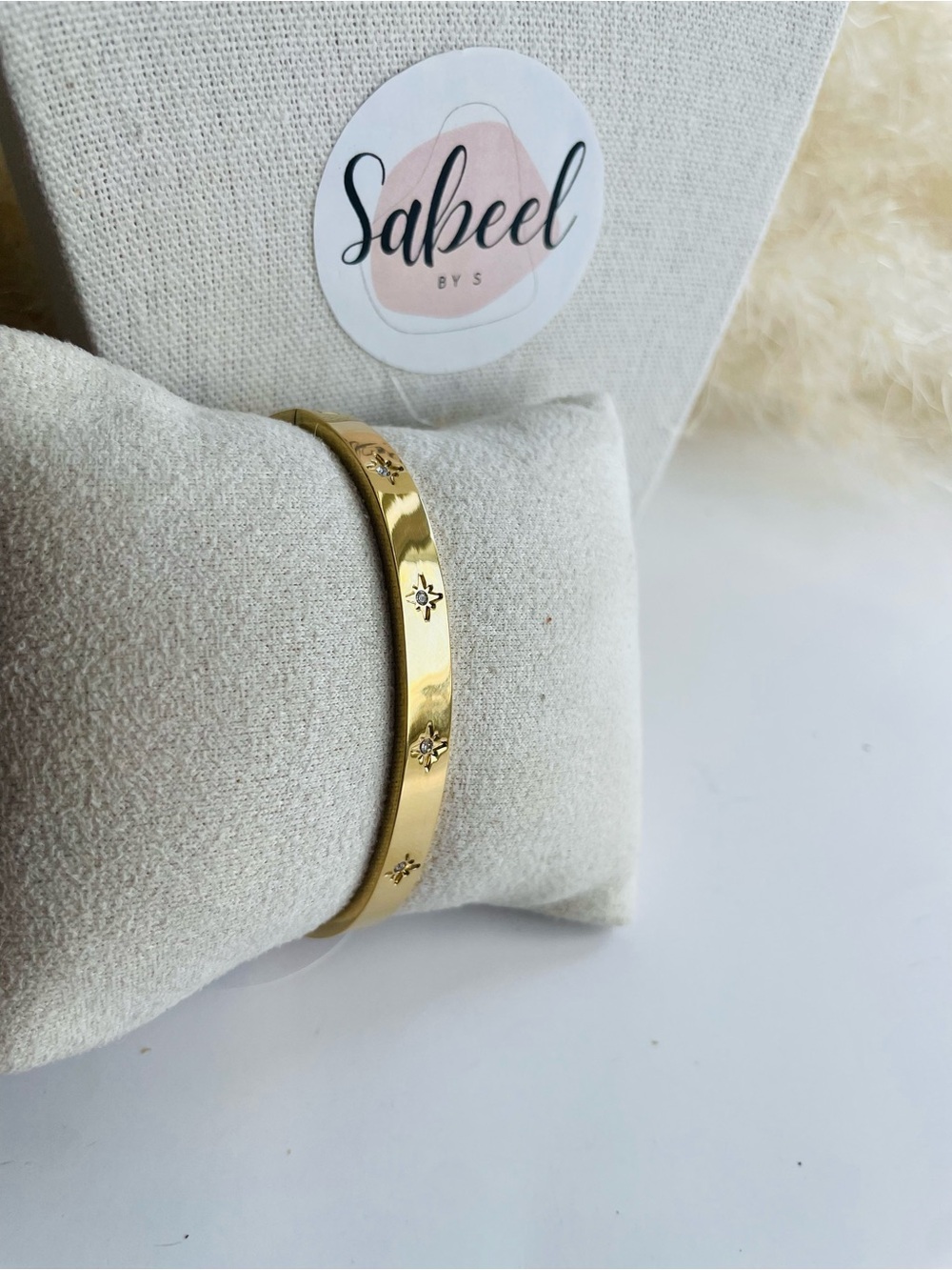 Stainless Steel Bangle | Minimalist Bracelet | Jonc en Acier Inoxydable - Picture 3 of 3